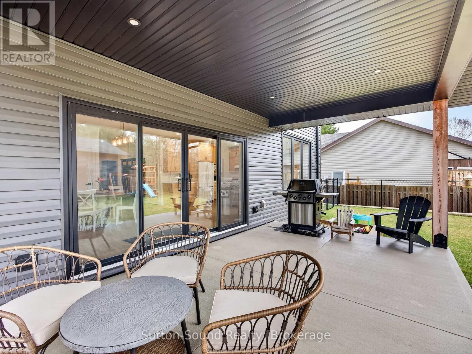 240 BRUCE STREET Image 42