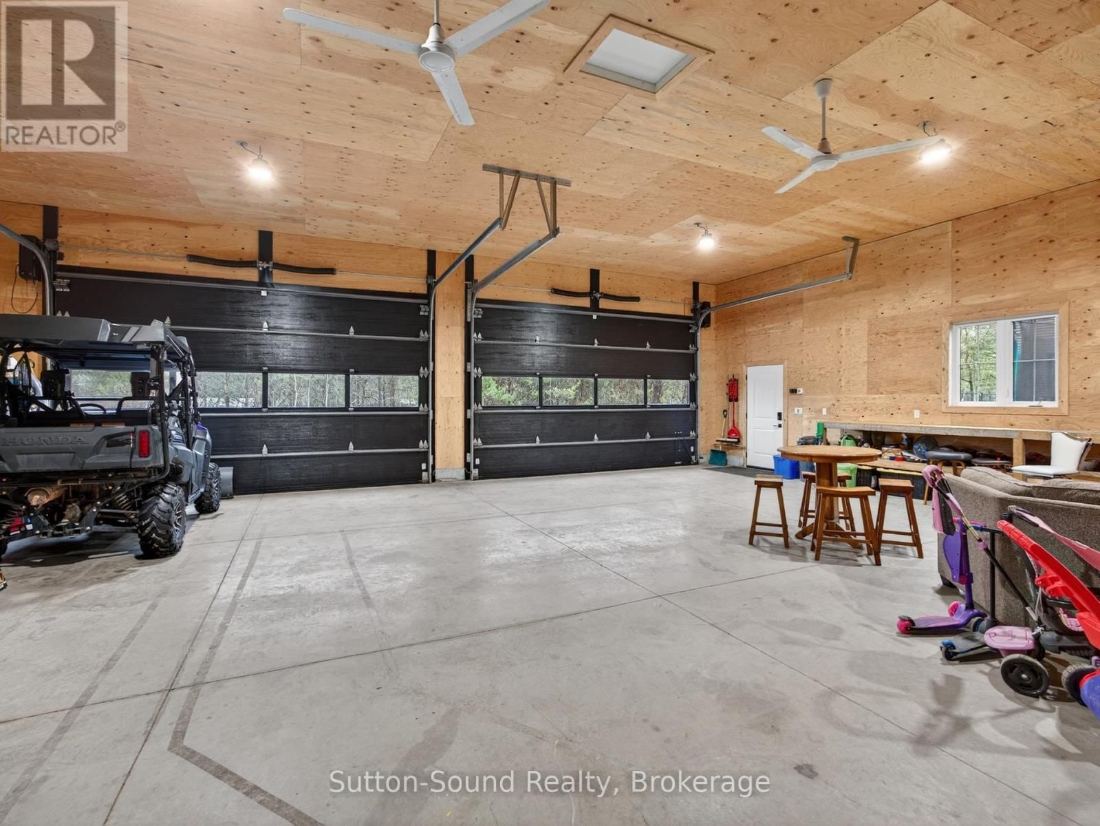 240 BRUCE STREET Image 46