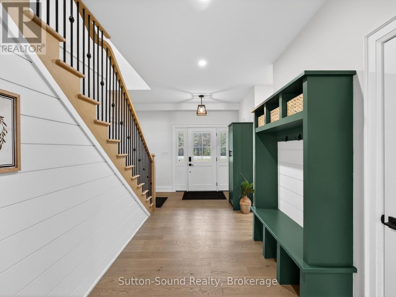 240 BRUCE STREET Image 5