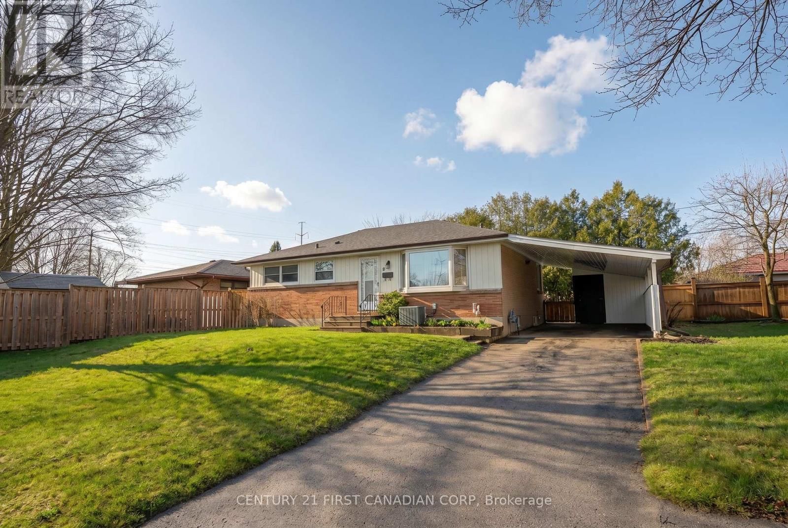 6 BRETON PARK CRESCENT Image 1