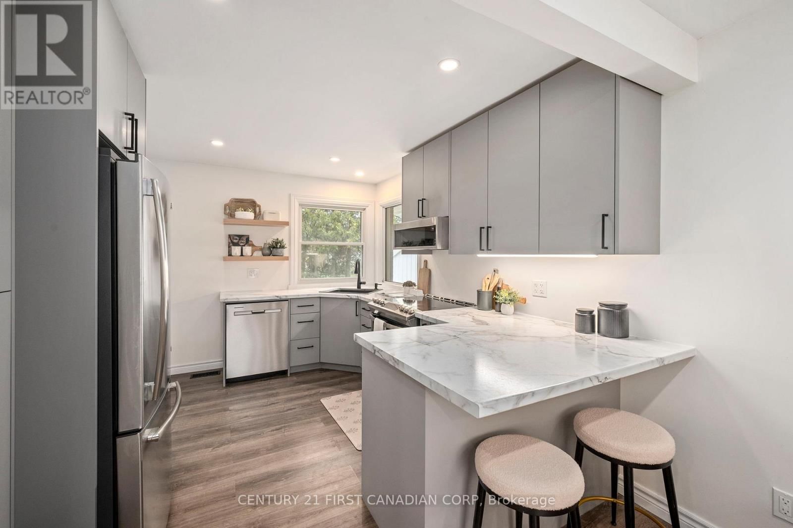 6 BRETON PARK CRESCENT Image 10