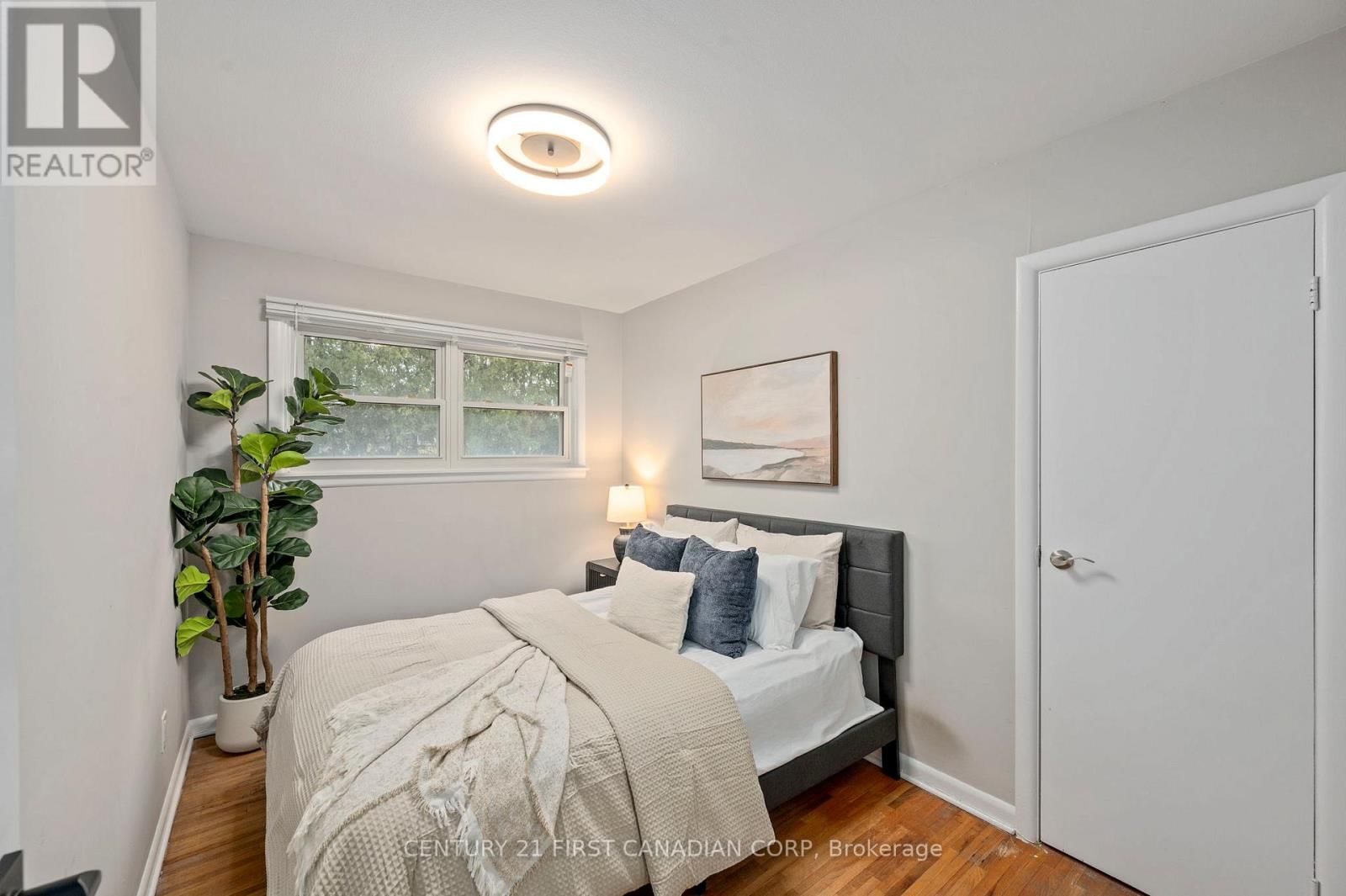 6 BRETON PARK CRESCENT Image 13