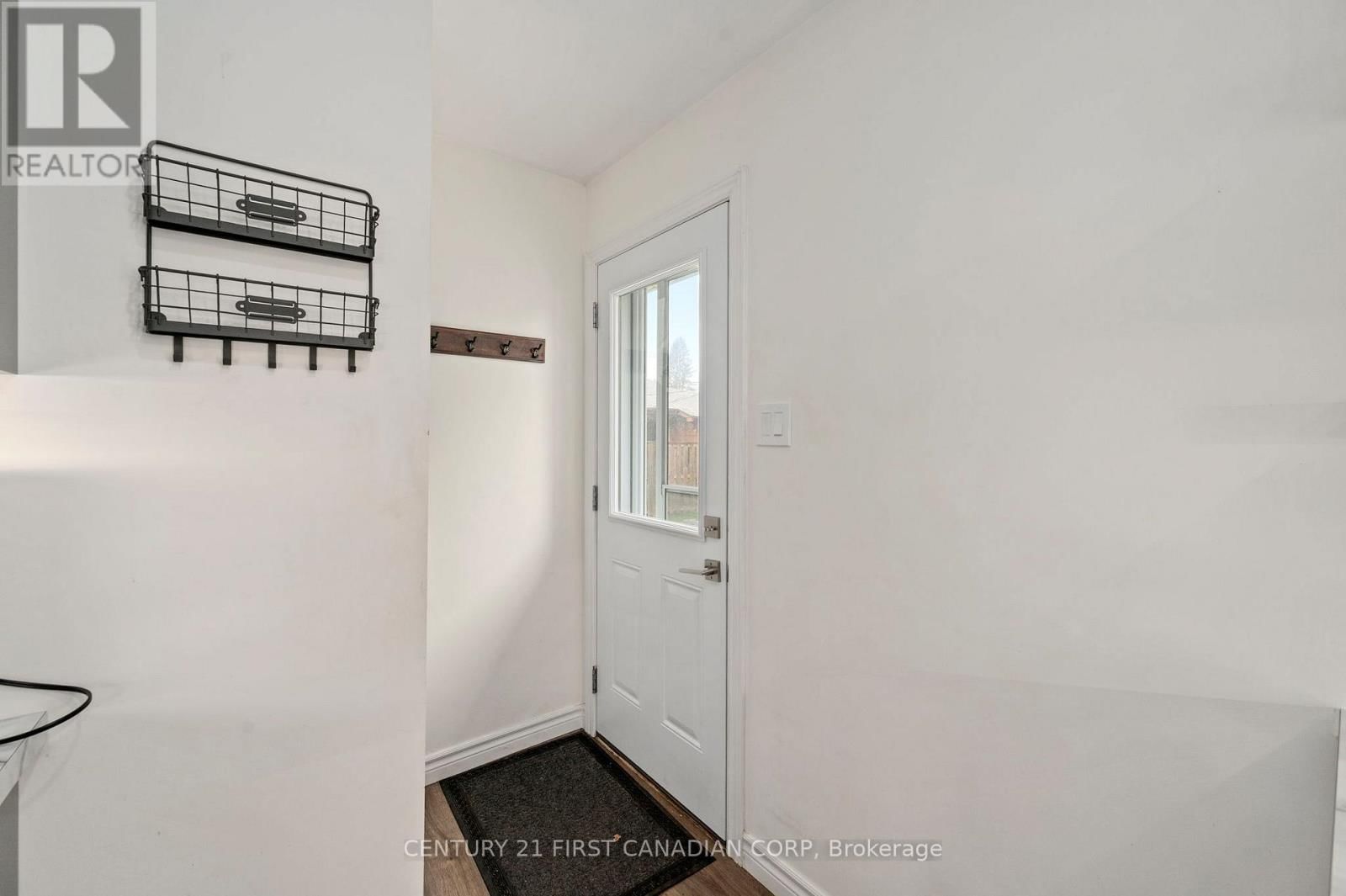 6 BRETON PARK CRESCENT Image 16