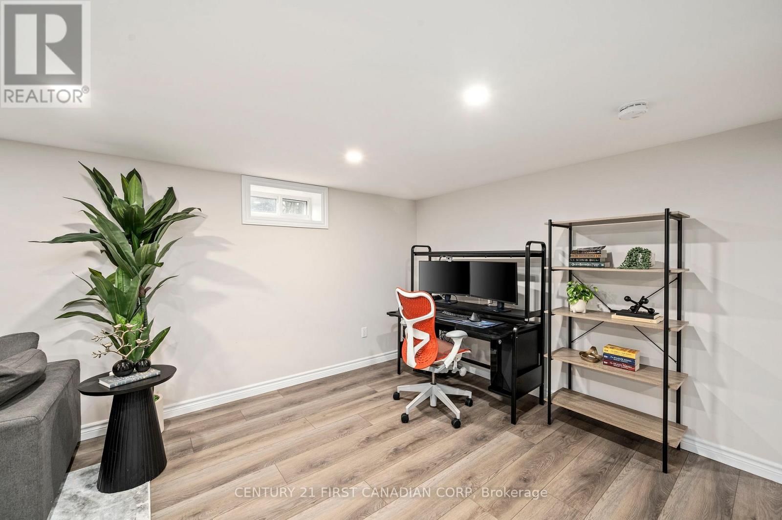 6 BRETON PARK CRESCENT Image 18