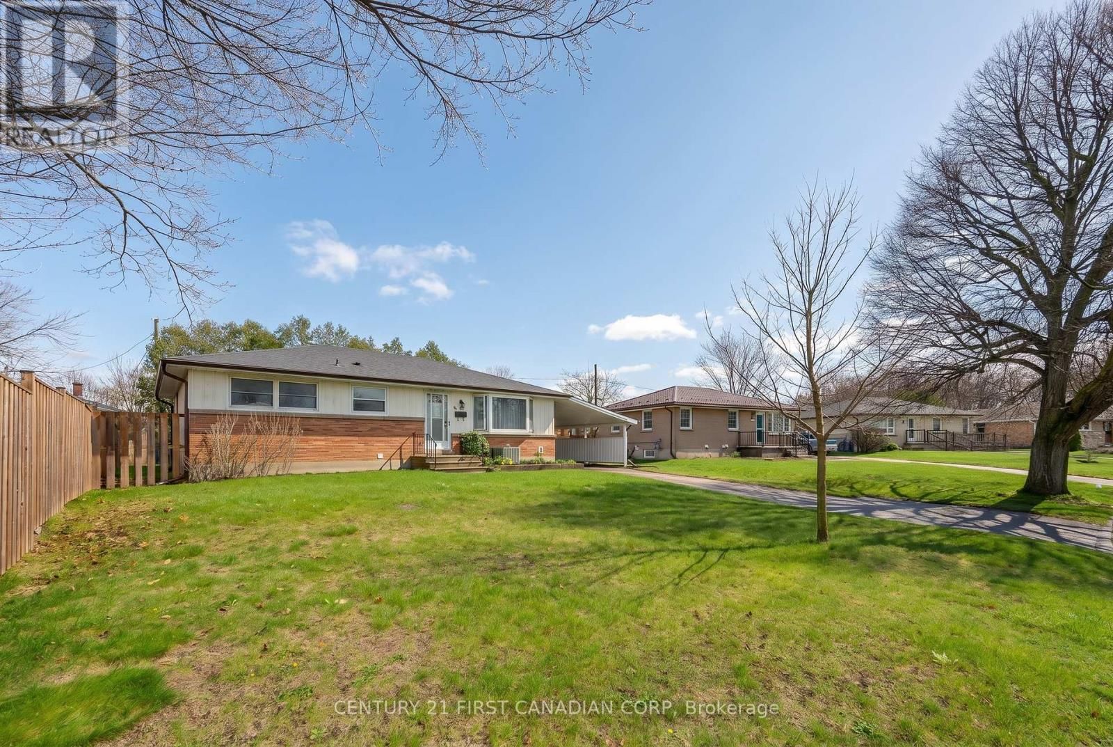 6 BRETON PARK CRESCENT Image 2