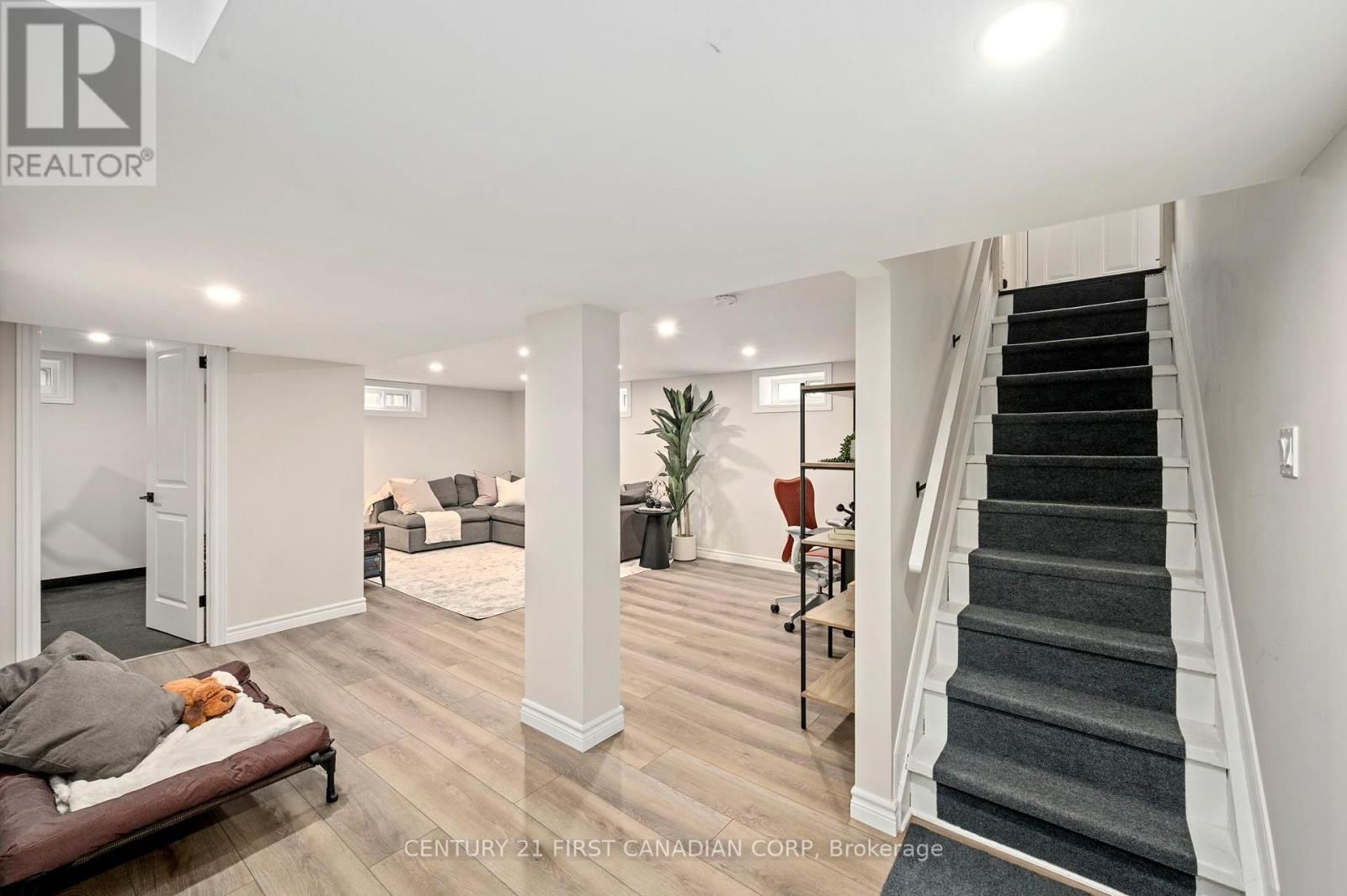 6 BRETON PARK CRESCENT Image 20