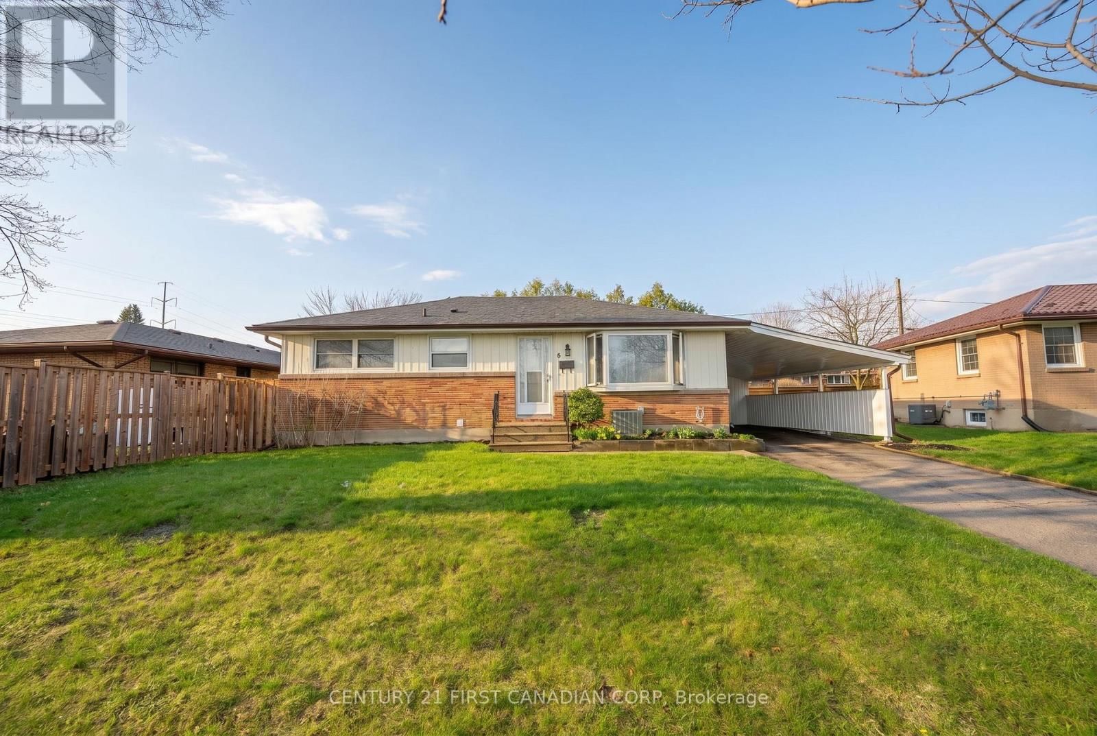 6 BRETON PARK CRESCENT Image 3