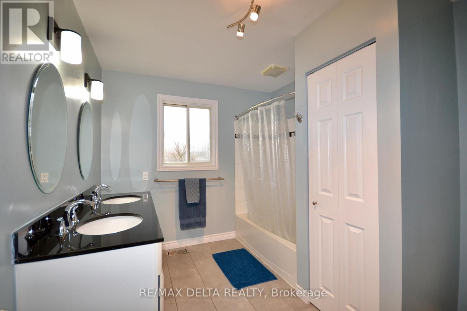 4001 CHAMPLAIN STREET Image 15