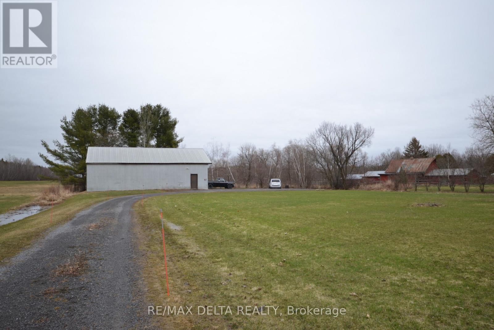 4001 CHAMPLAIN STREET Image 25