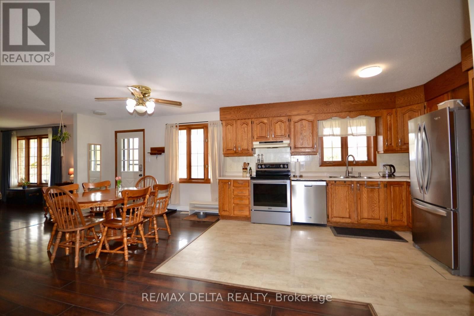 4001 CHAMPLAIN STREET Image 8