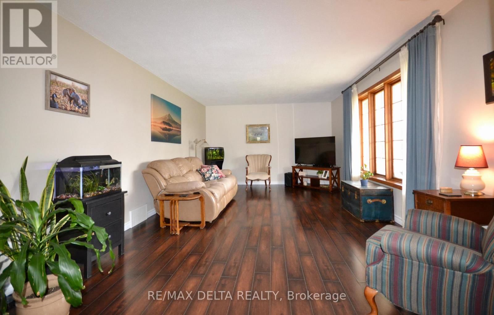 4001 CHAMPLAIN STREET Image 9