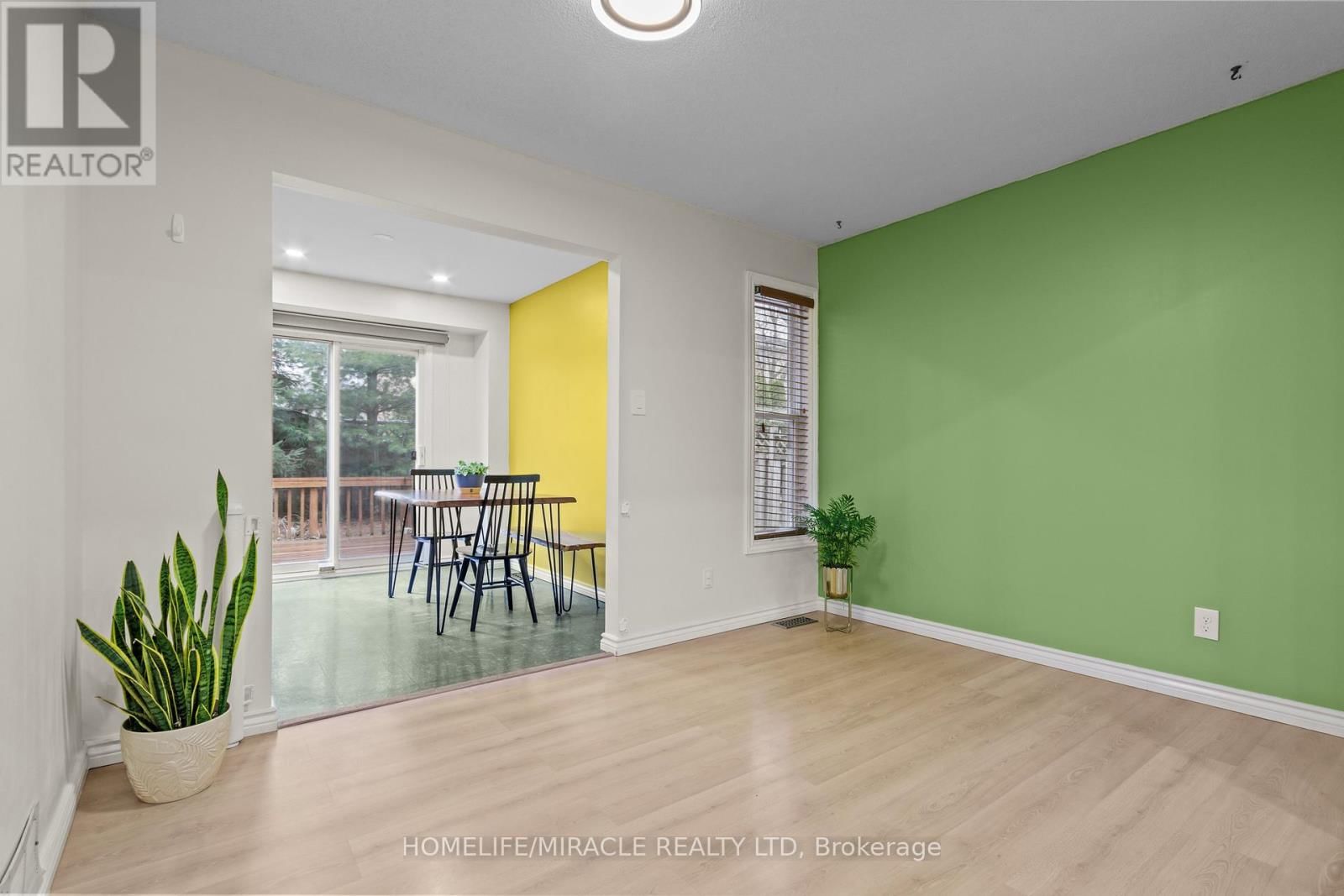 10 BALMORAL COURT Image 10