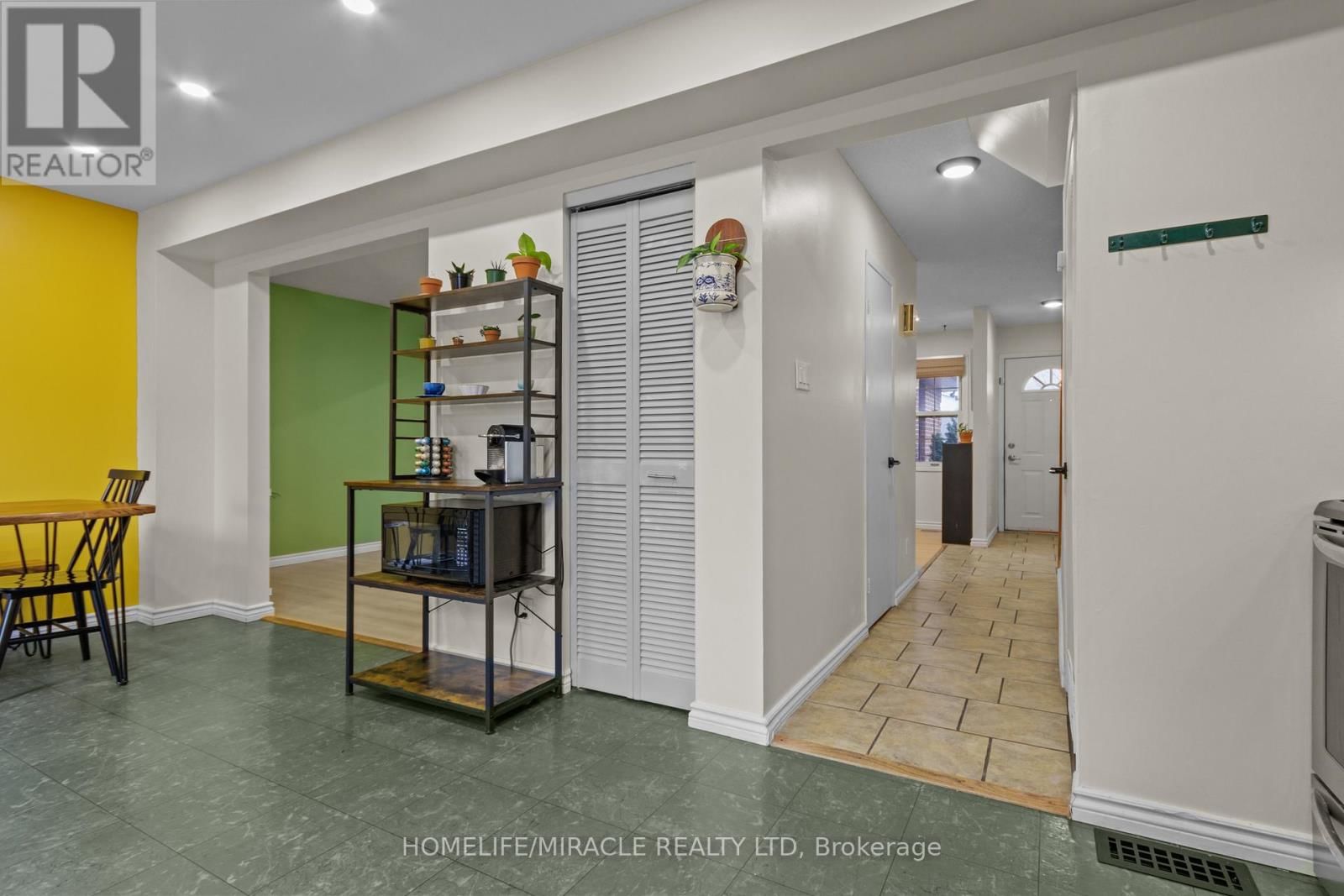 10 BALMORAL COURT Image 15