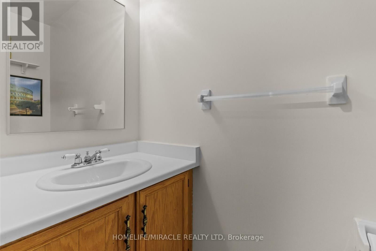 10 BALMORAL COURT Image 16