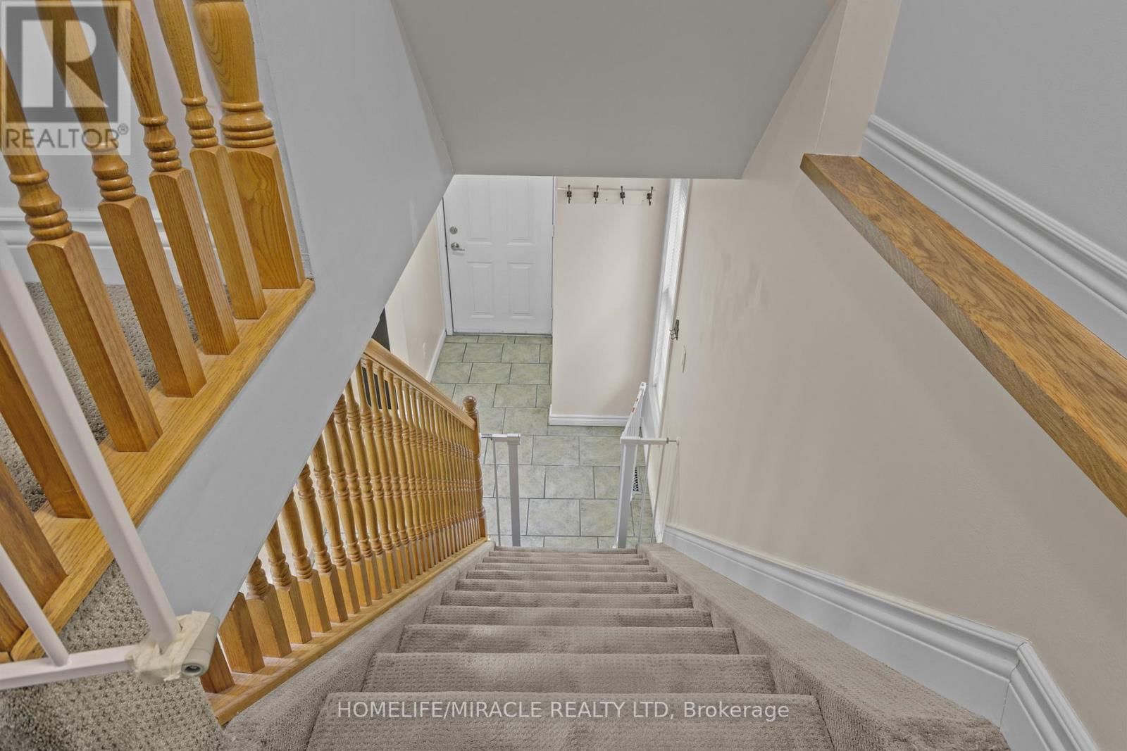 10 BALMORAL COURT Image 17