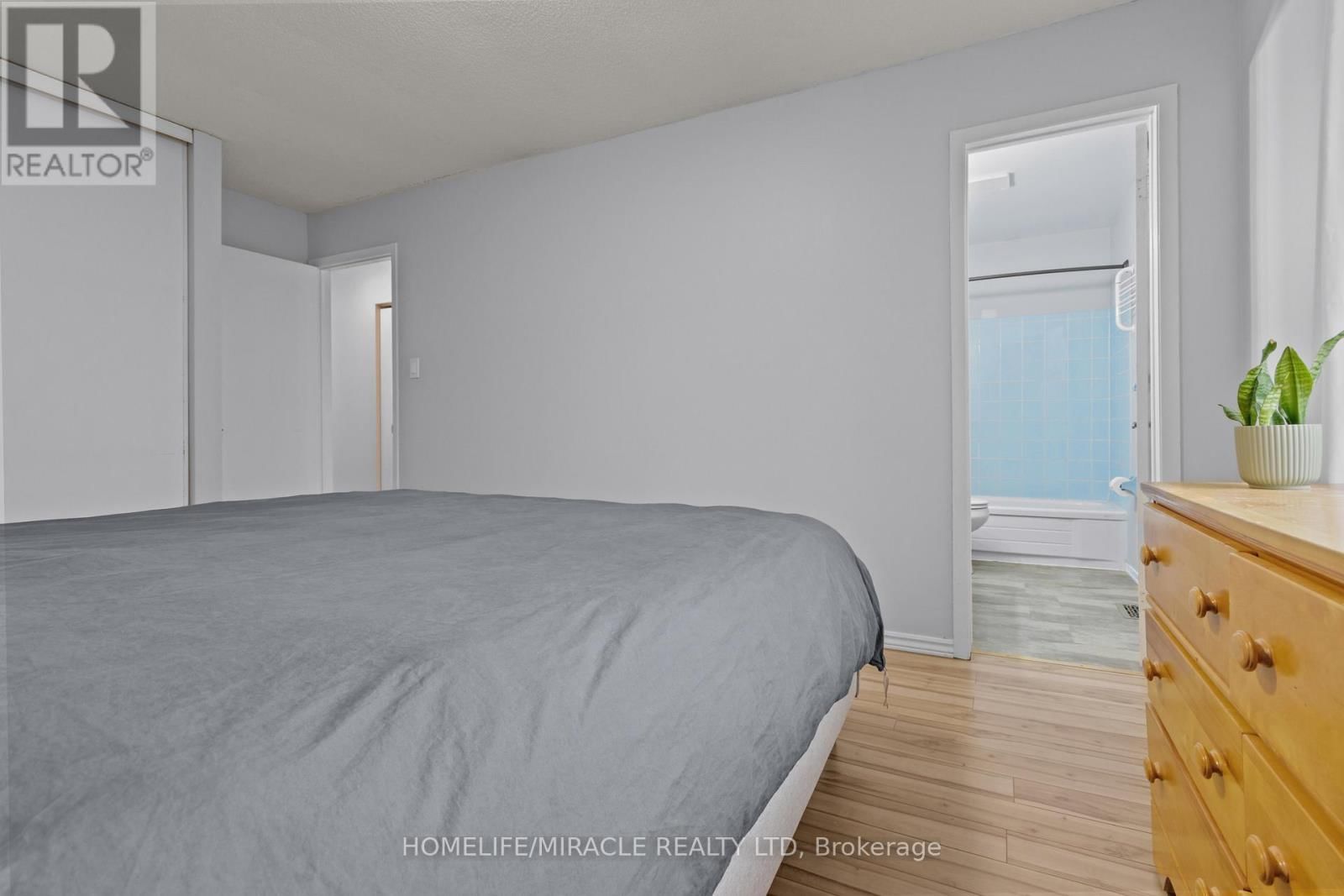 10 BALMORAL COURT Image 20