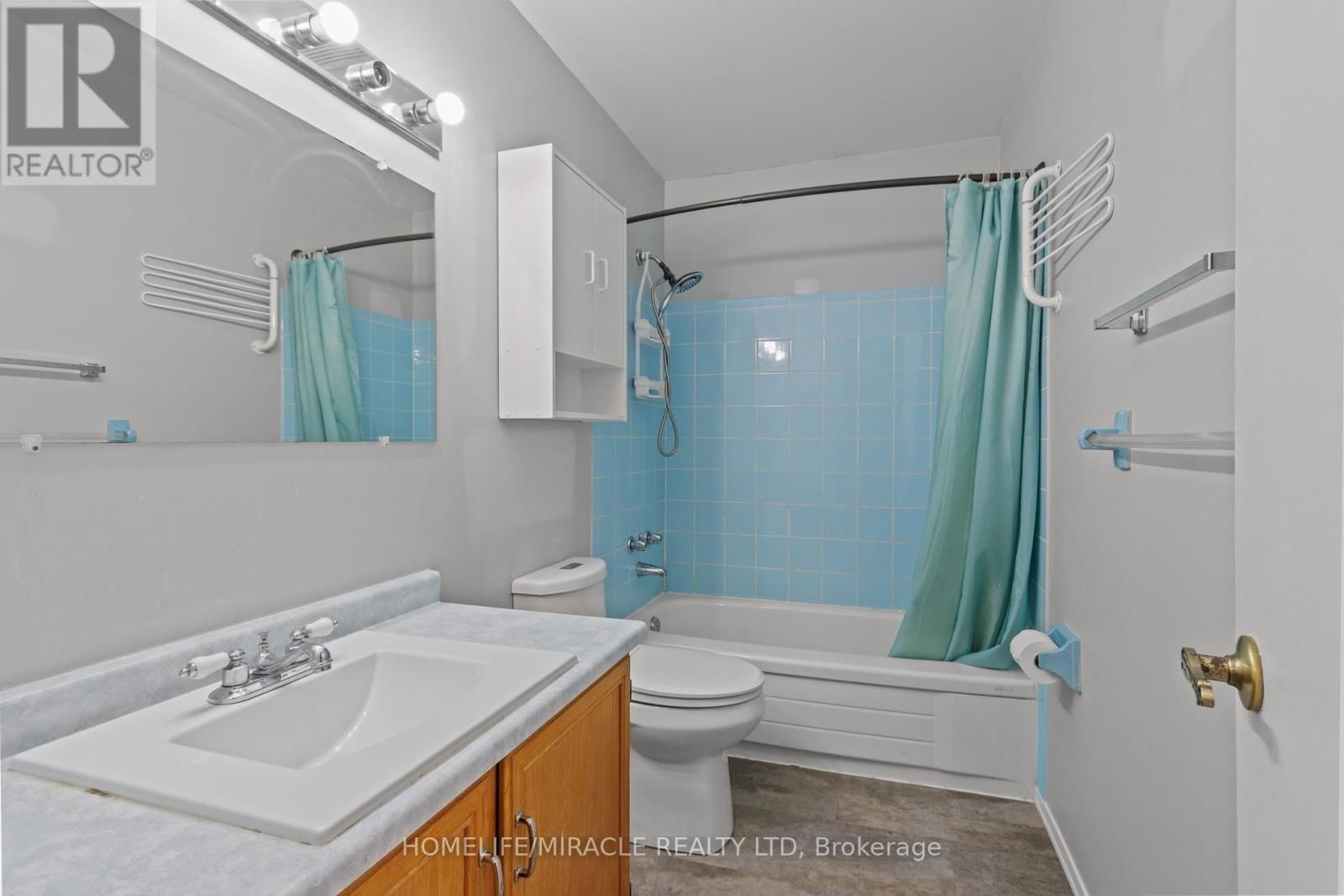 10 BALMORAL COURT Image 21