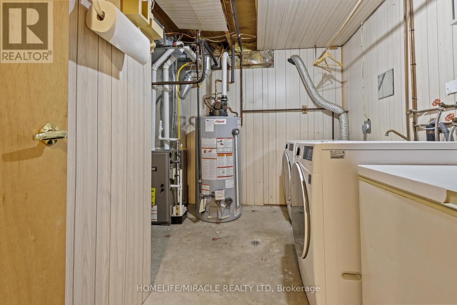 10 BALMORAL COURT Image 27