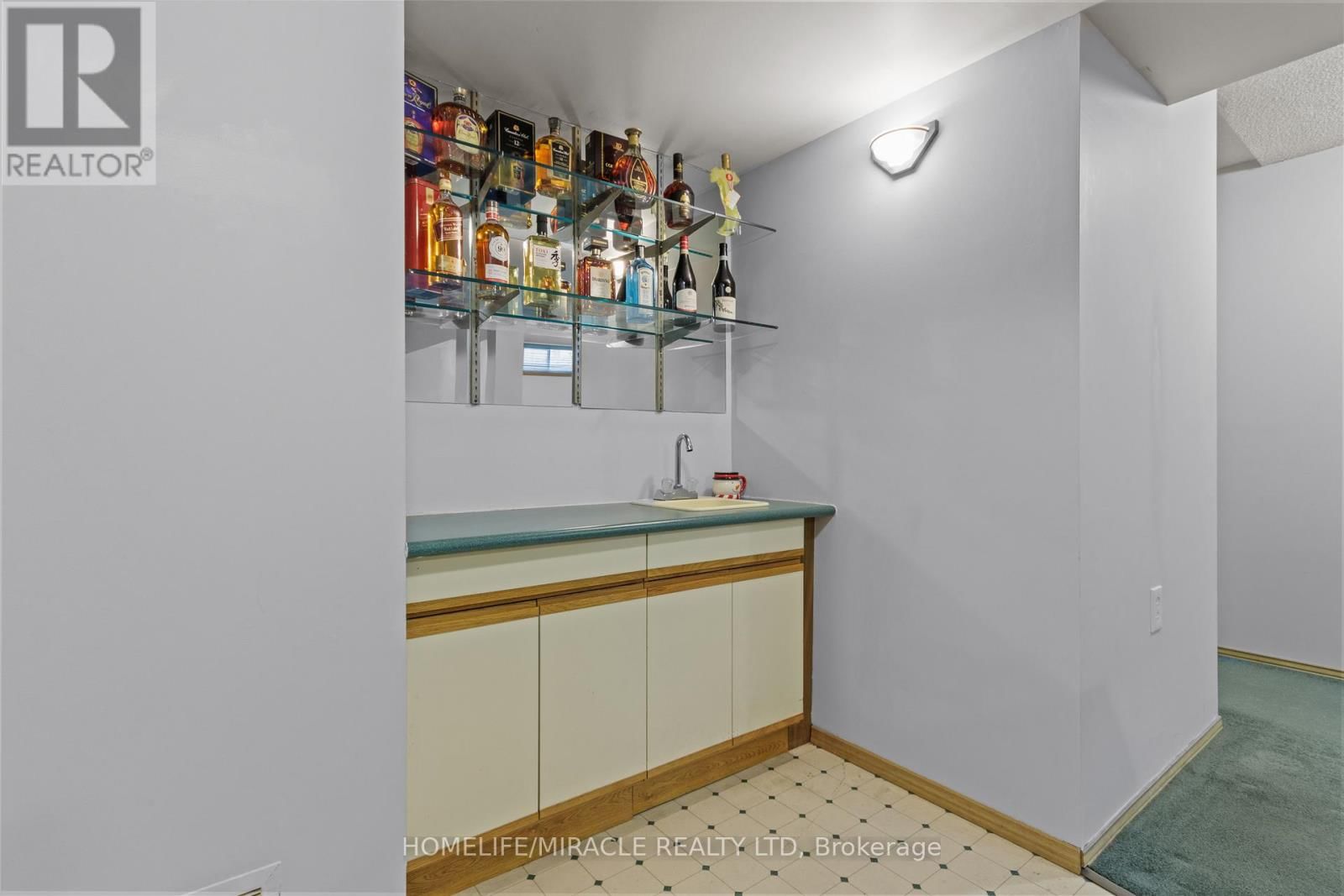 10 BALMORAL COURT Image 31