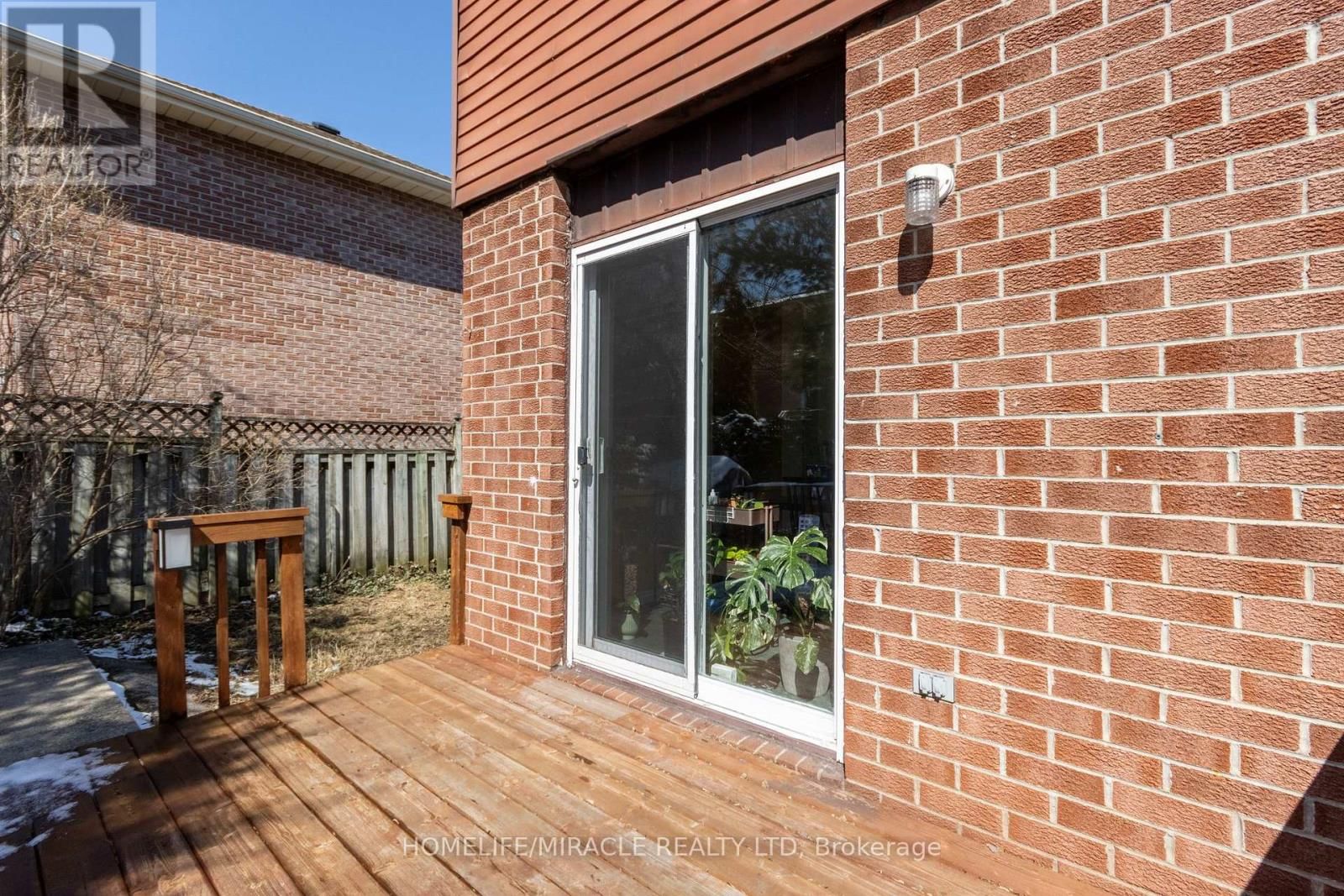 10 BALMORAL COURT Image 32