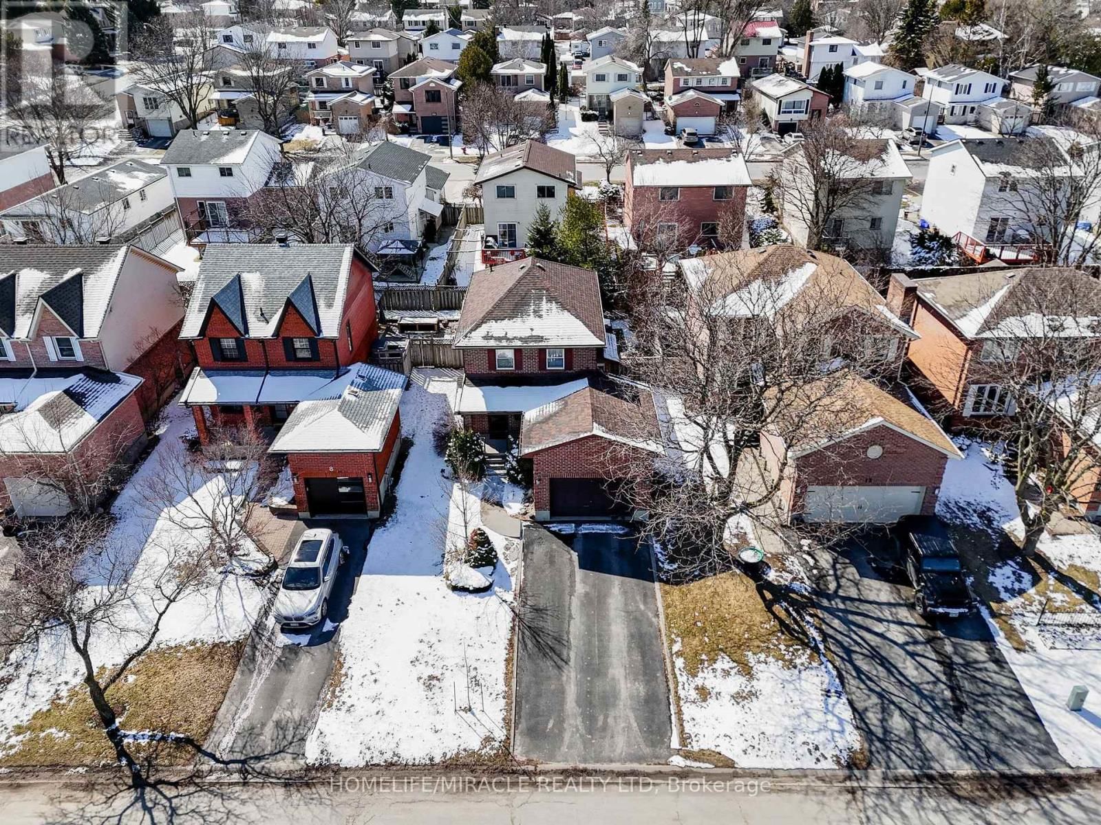 10 BALMORAL COURT Image 36