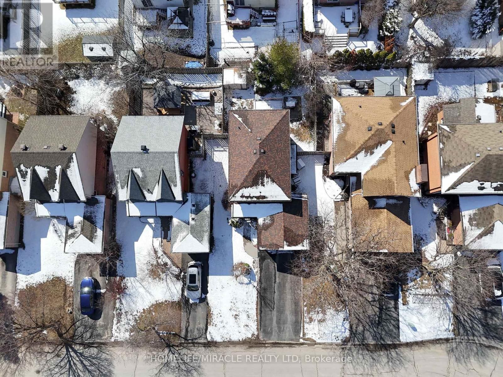 10 BALMORAL COURT Image 38