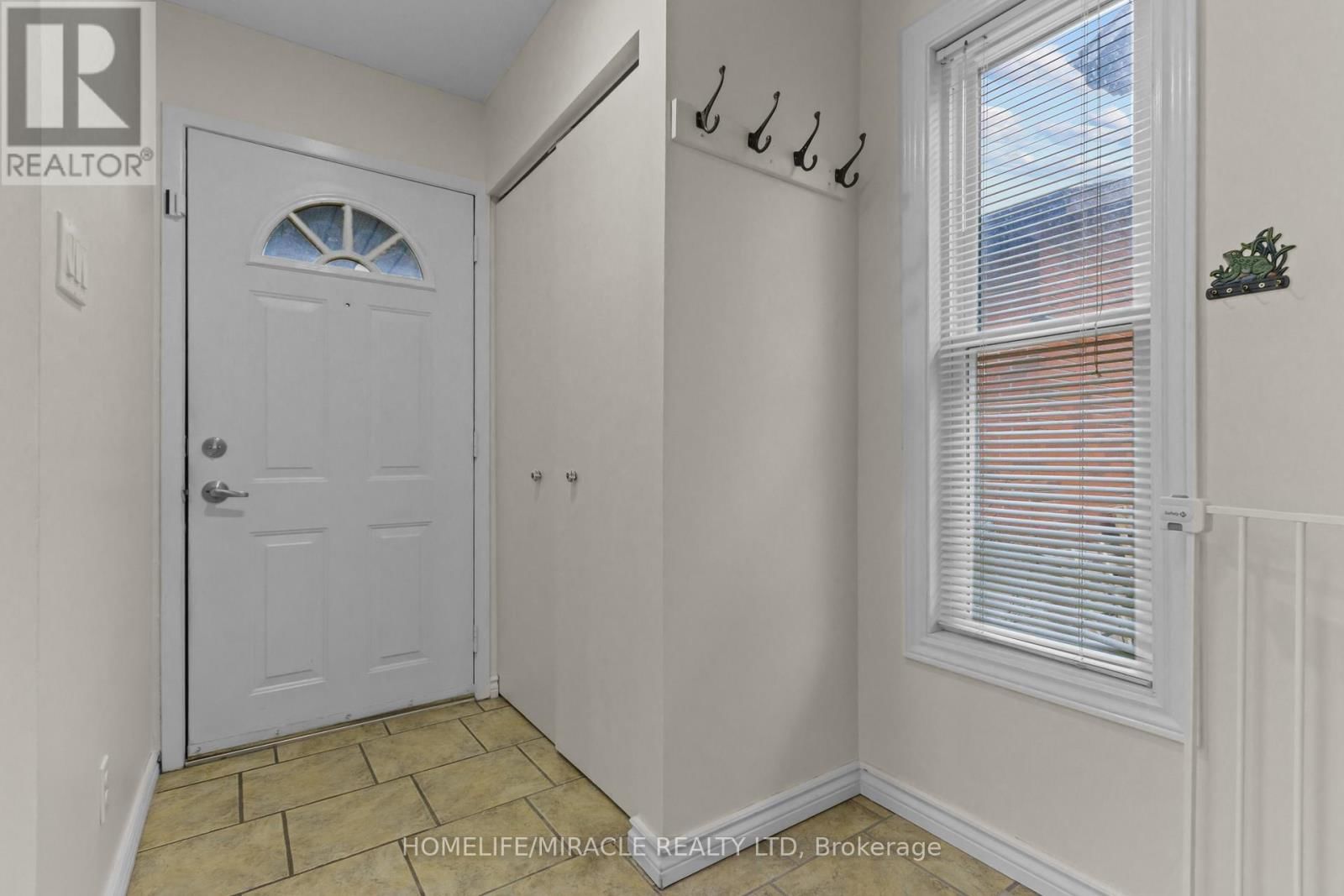 10 BALMORAL COURT Image 4