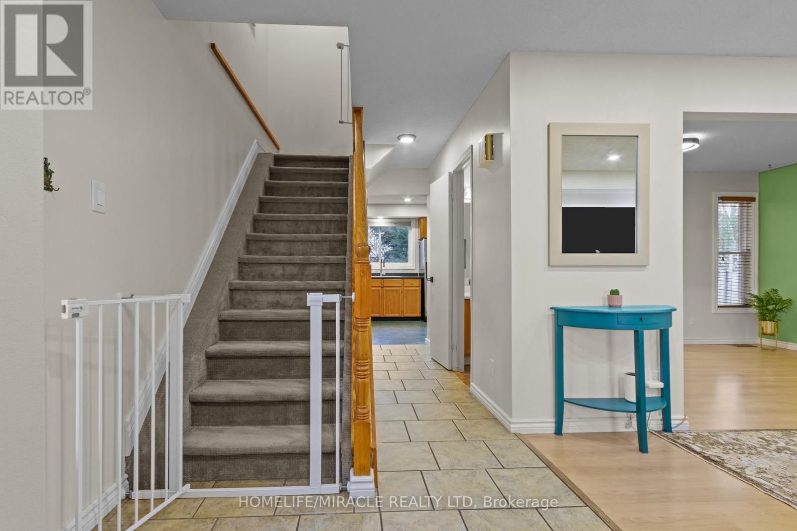 10 BALMORAL COURT Image 5