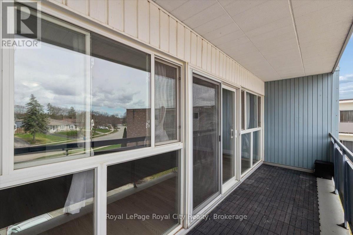 512 - 91 CONROY CRESCENT Image 13