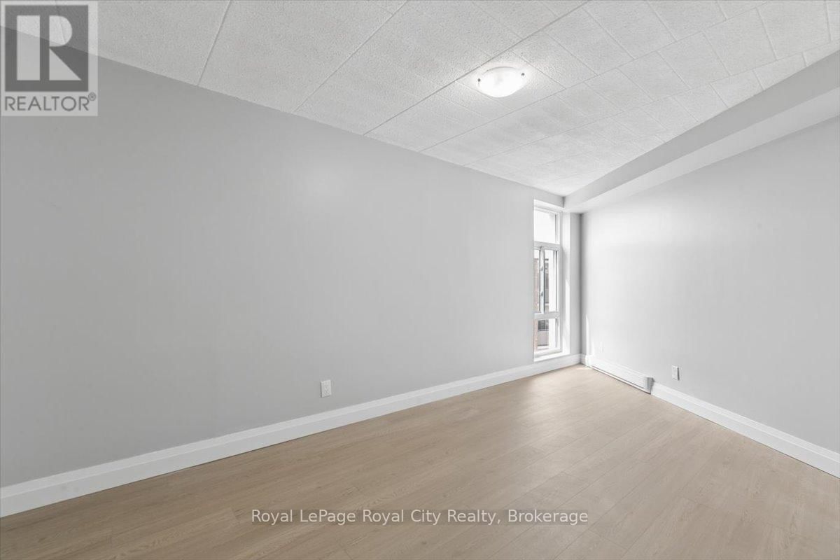 512 - 91 CONROY CRESCENT Image 3