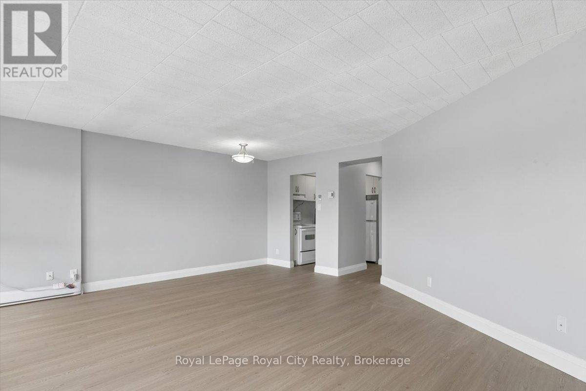 512 - 91 CONROY CRESCENT Image 6