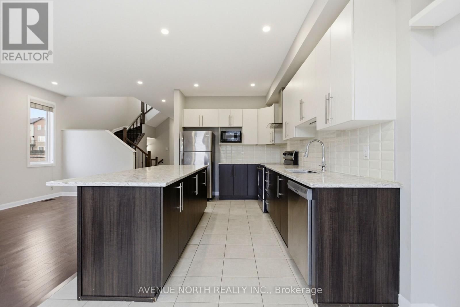 94 GARDENPOST TERRACE Image 10