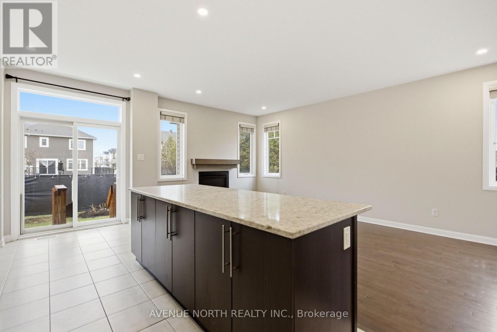 94 GARDENPOST TERRACE Image 11