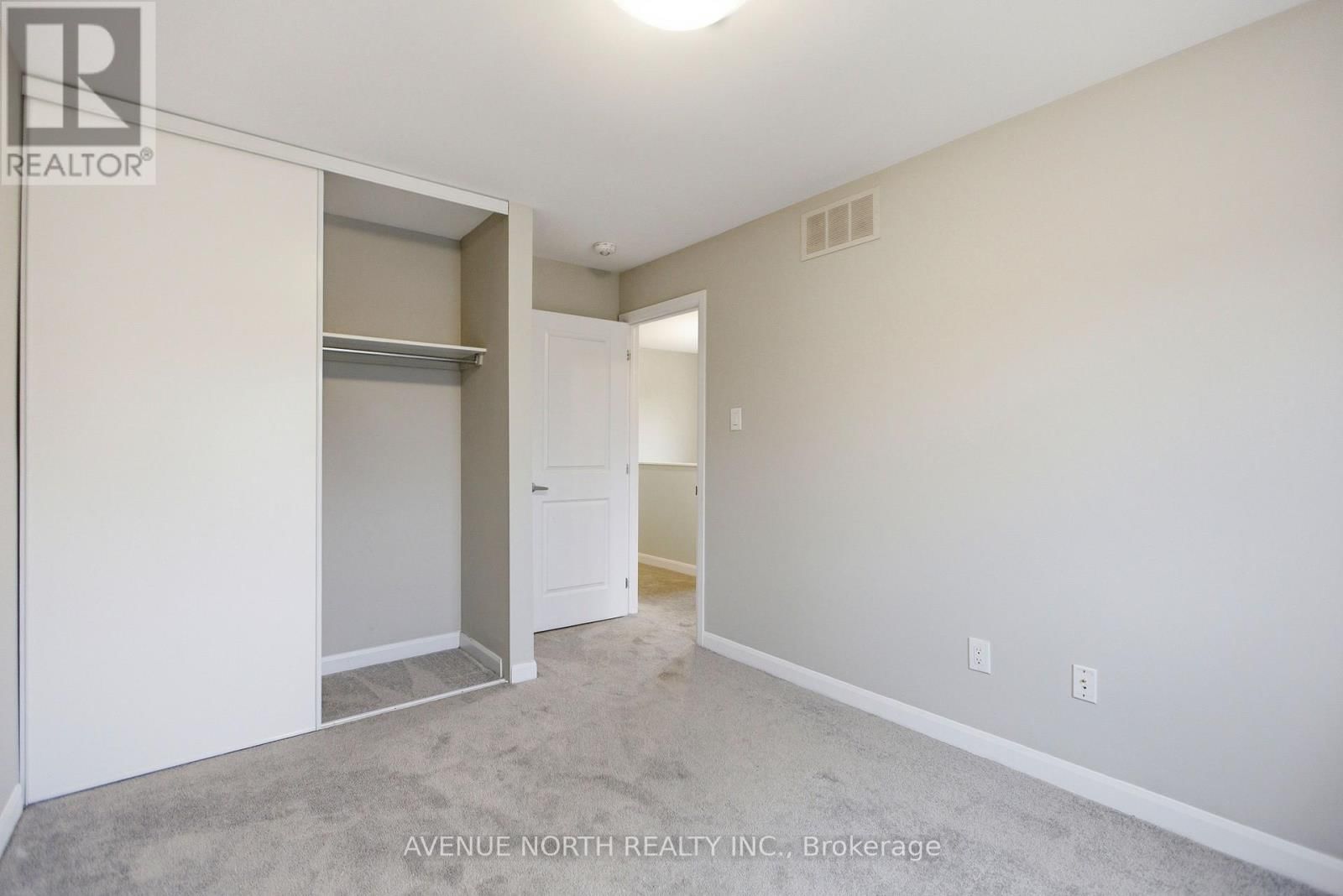 94 GARDENPOST TERRACE Image 22