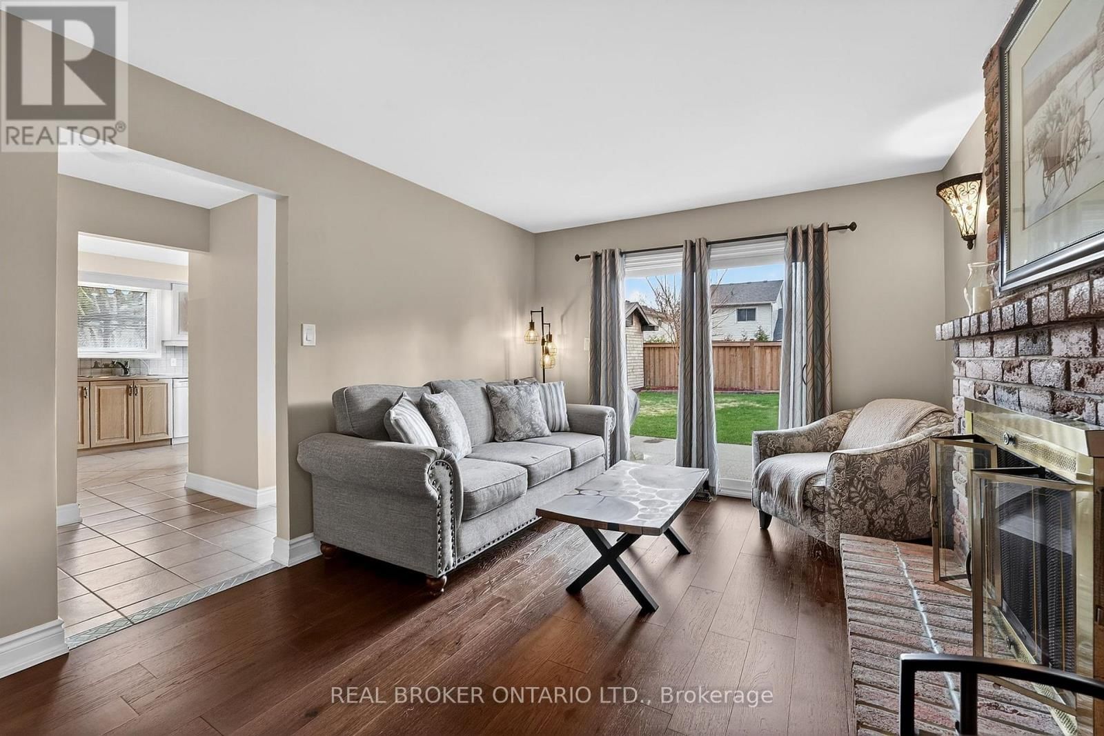 474 KNIGHTSBRIDGE CRESCENT Image 14