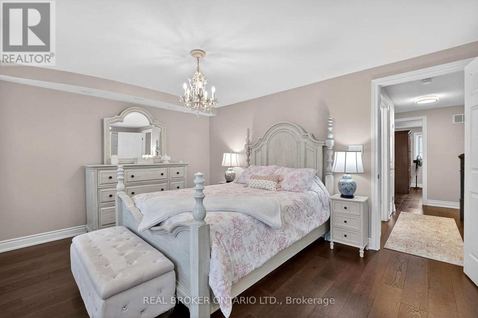 474 KNIGHTSBRIDGE CRESCENT Image 20