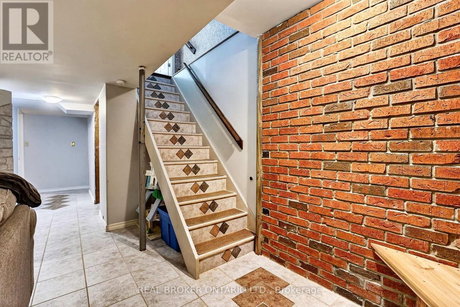 474 KNIGHTSBRIDGE CRESCENT Image 29