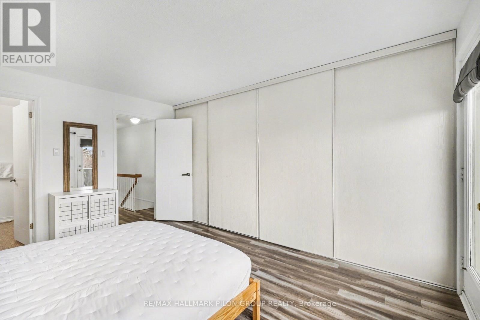 1121 GABLEFIELD PRIVATE Image 13