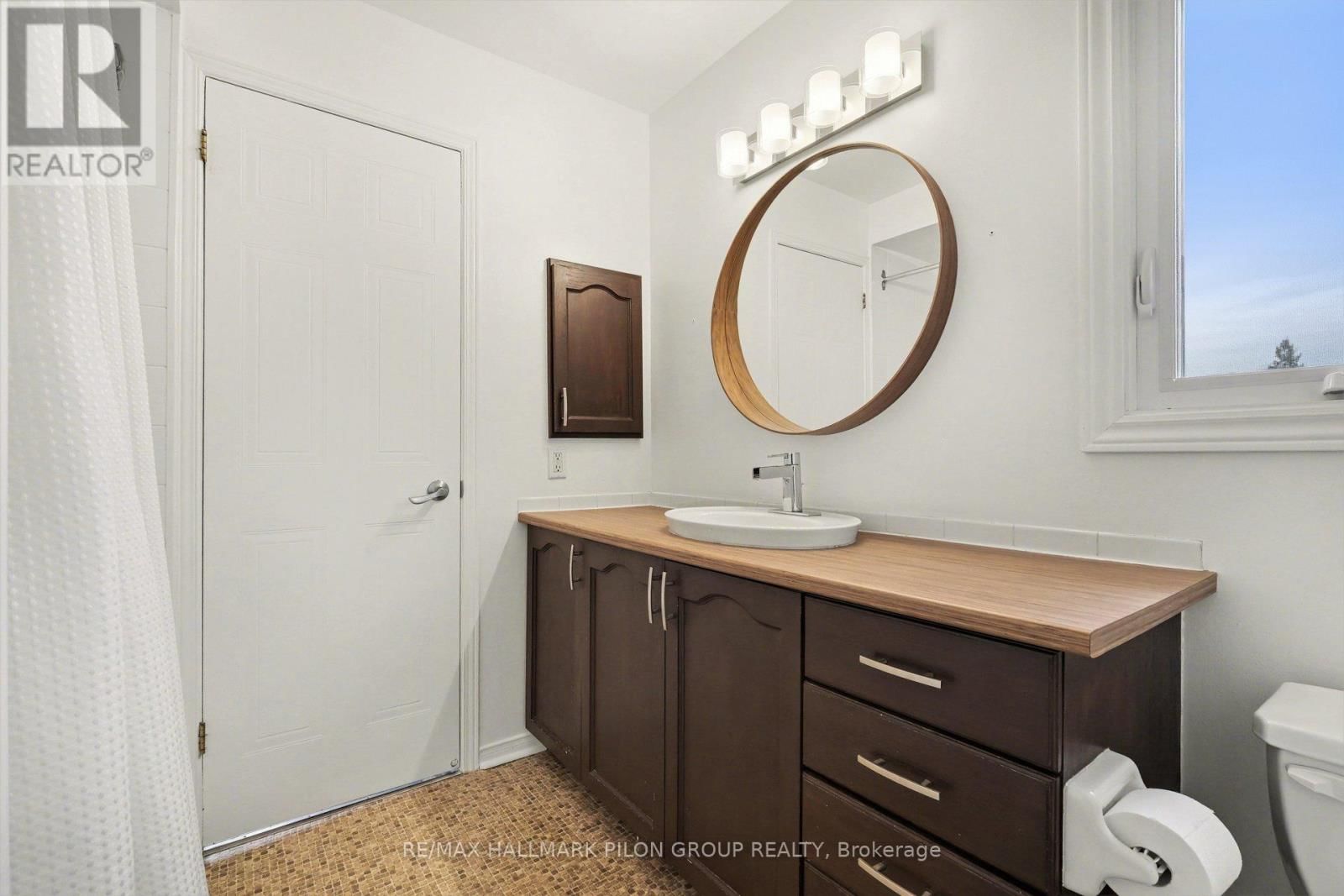 1121 GABLEFIELD PRIVATE Image 16