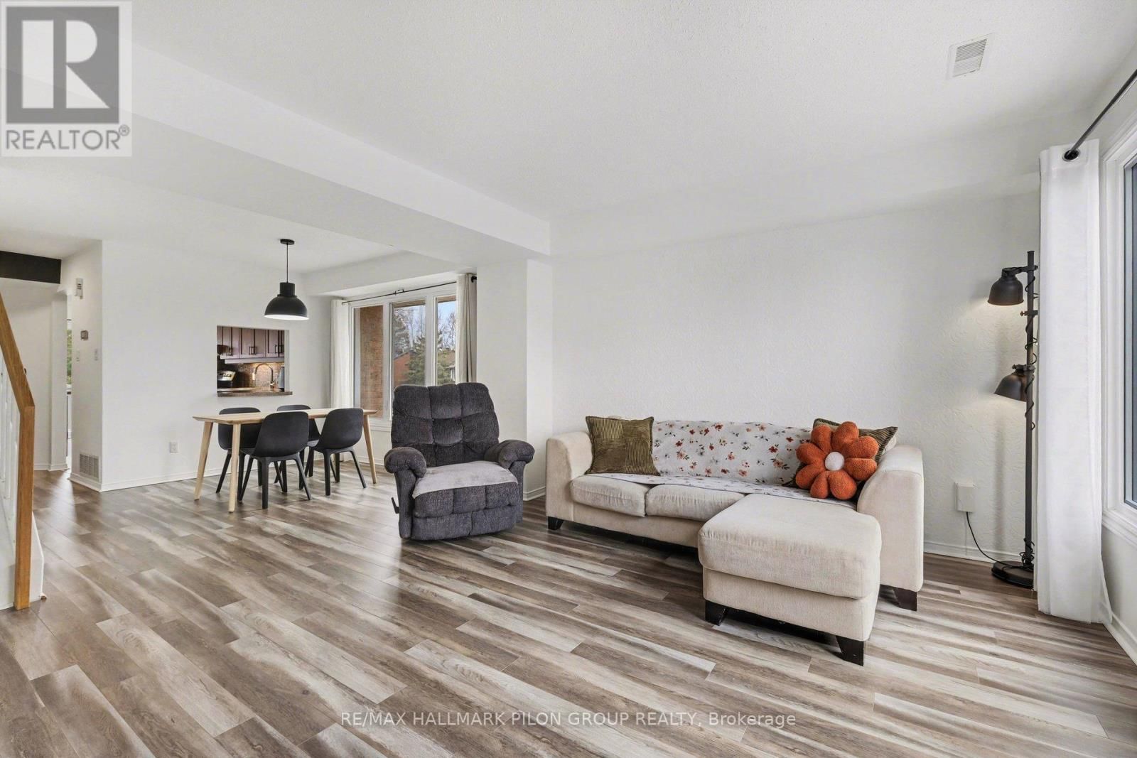 1121 GABLEFIELD PRIVATE Image 7