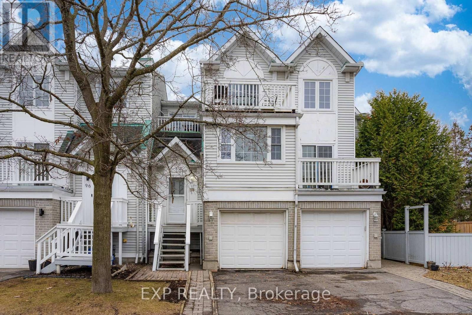 98 CASTLEGREEN PRIVATE Image 1