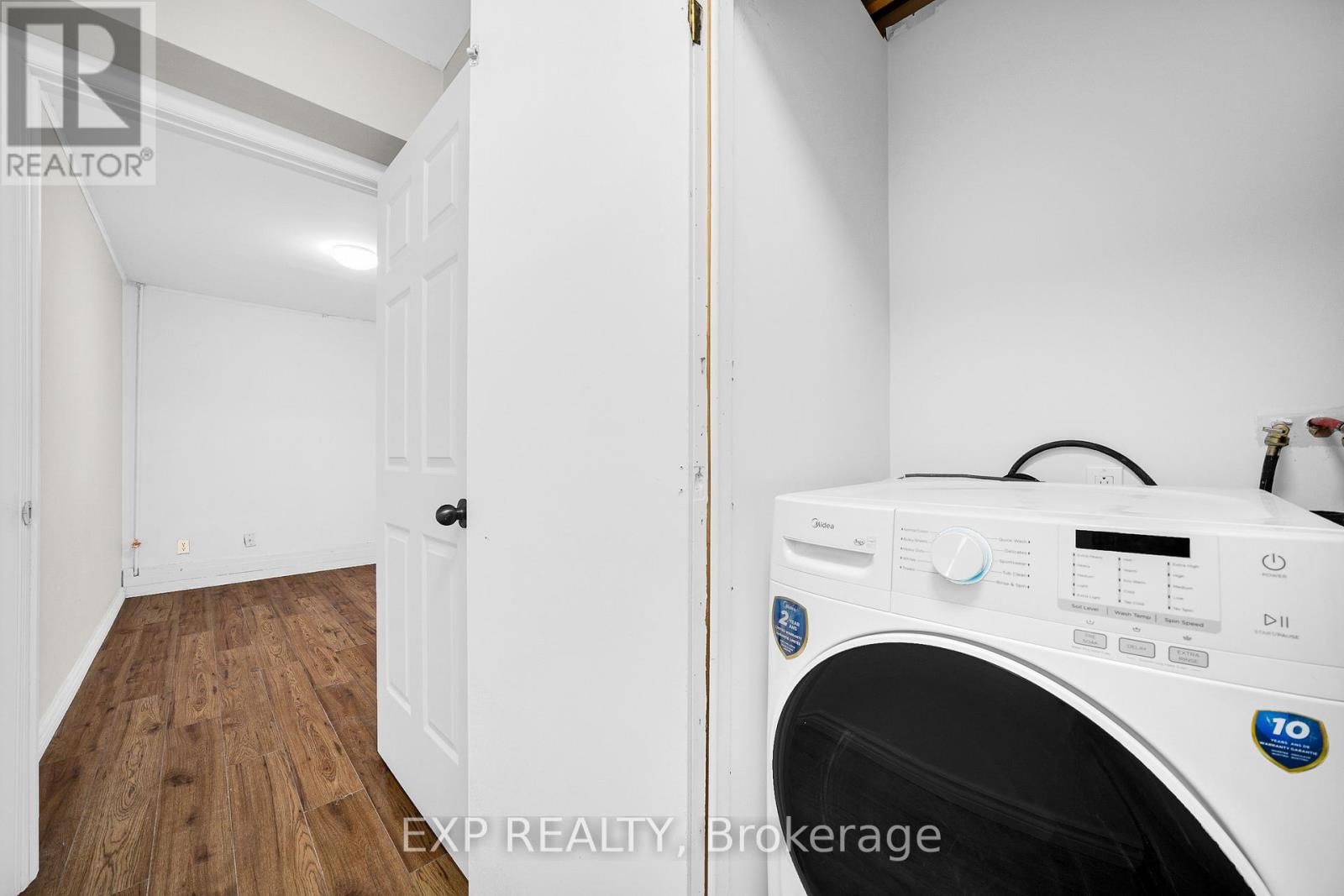 98 CASTLEGREEN PRIVATE Image 20