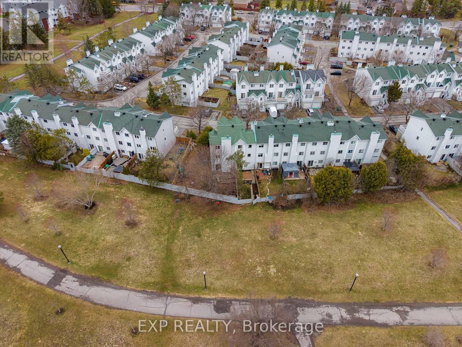 98 CASTLEGREEN PRIVATE Image 26