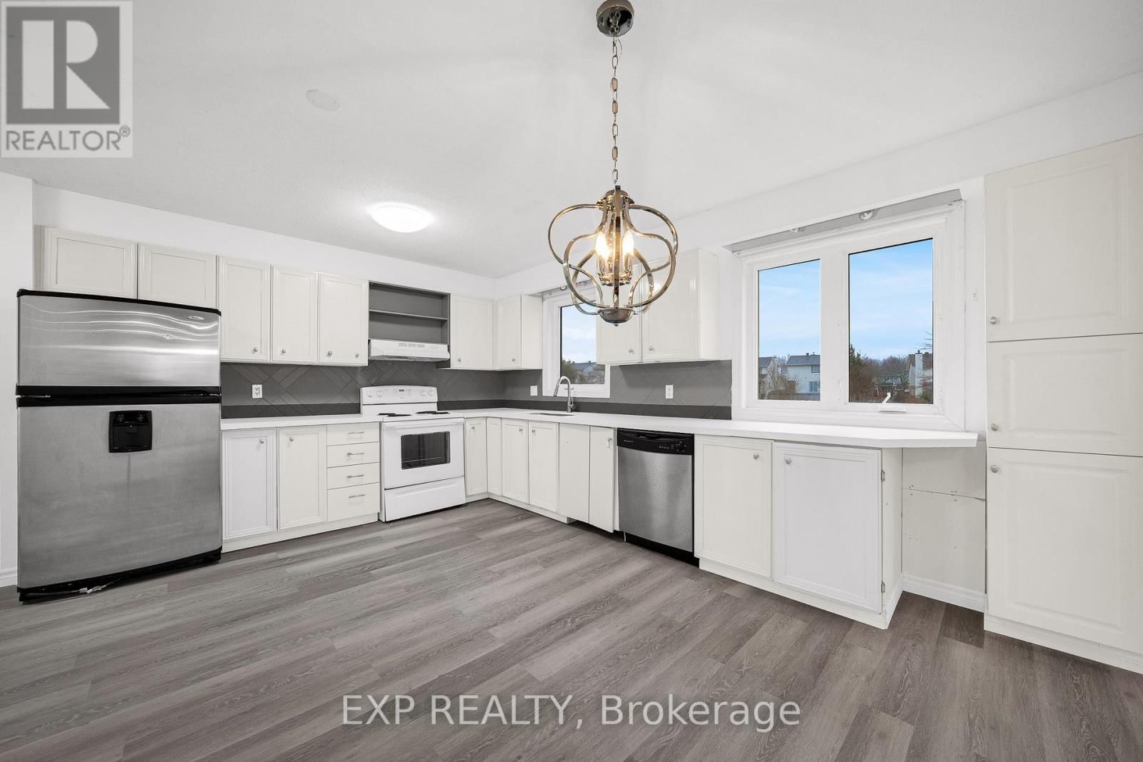 98 CASTLEGREEN PRIVATE Image 5