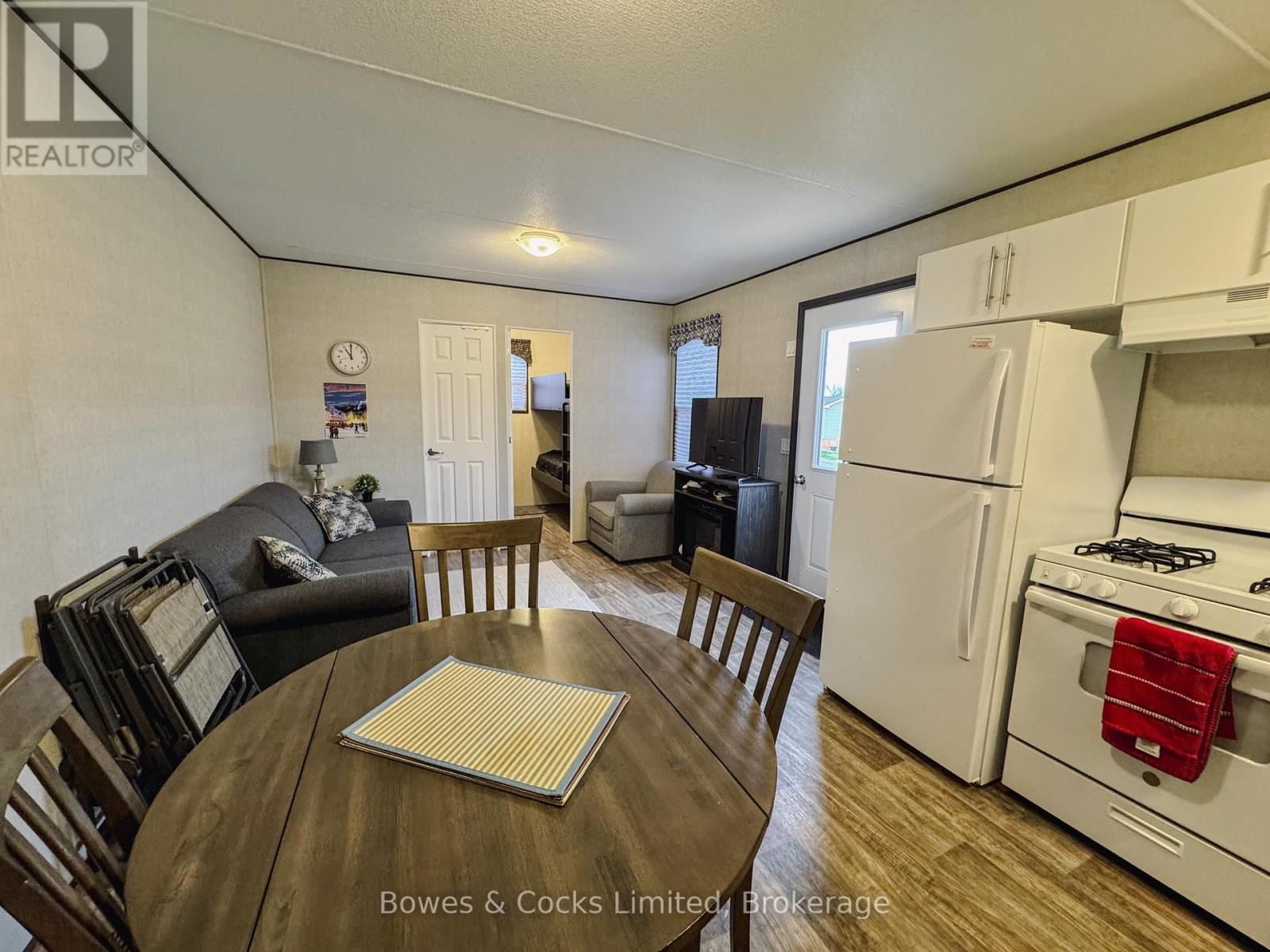 10 Lambton - 1235 VILLIERS LINE Image 10