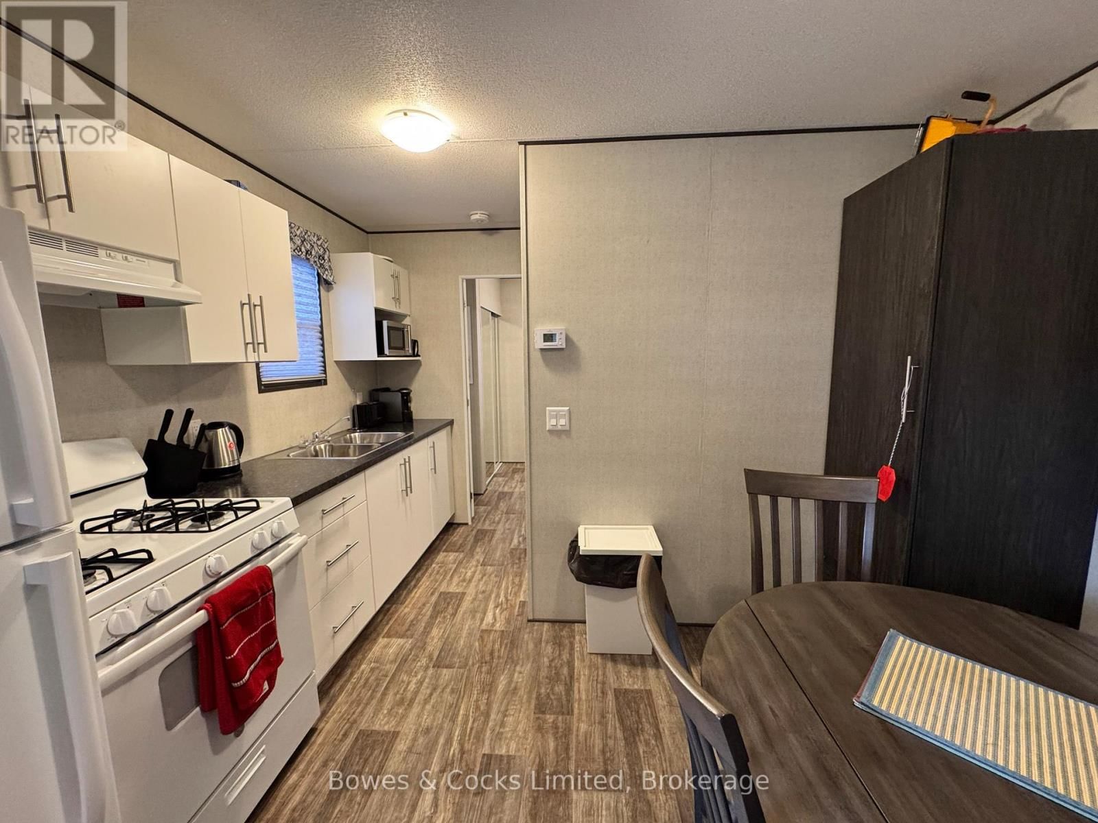 10 Lambton - 1235 VILLIERS LINE Image 13