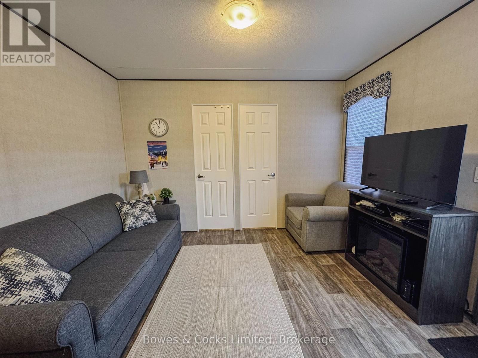 10 Lambton - 1235 VILLIERS LINE Image 16