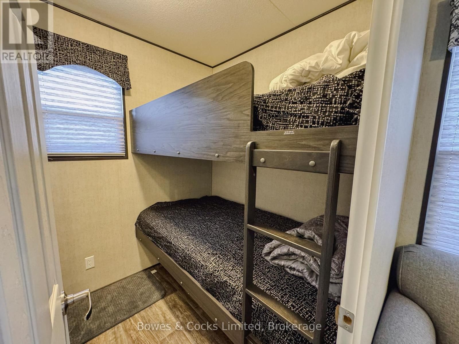 10 Lambton - 1235 VILLIERS LINE Image 20