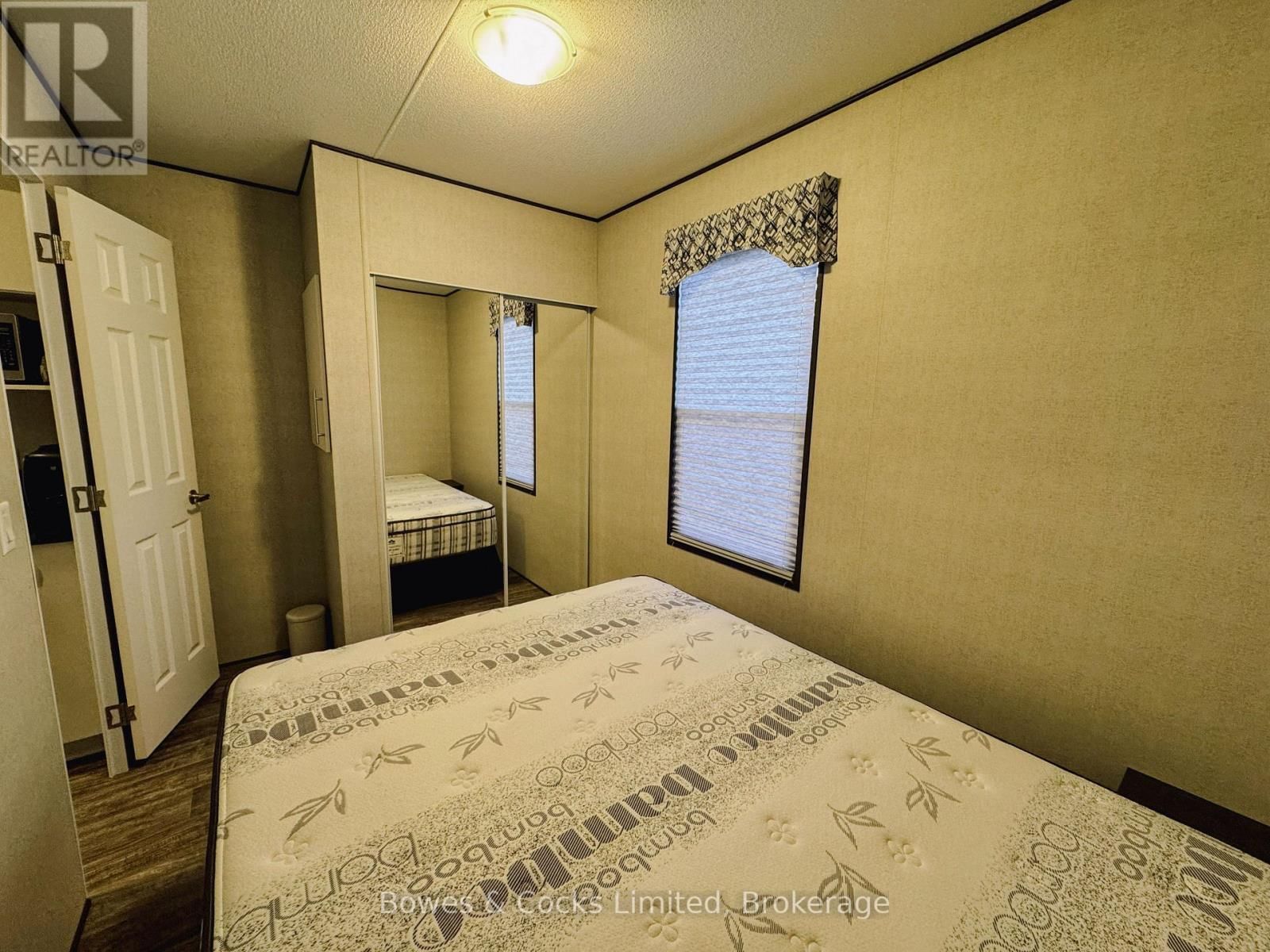 10 Lambton - 1235 VILLIERS LINE Image 27