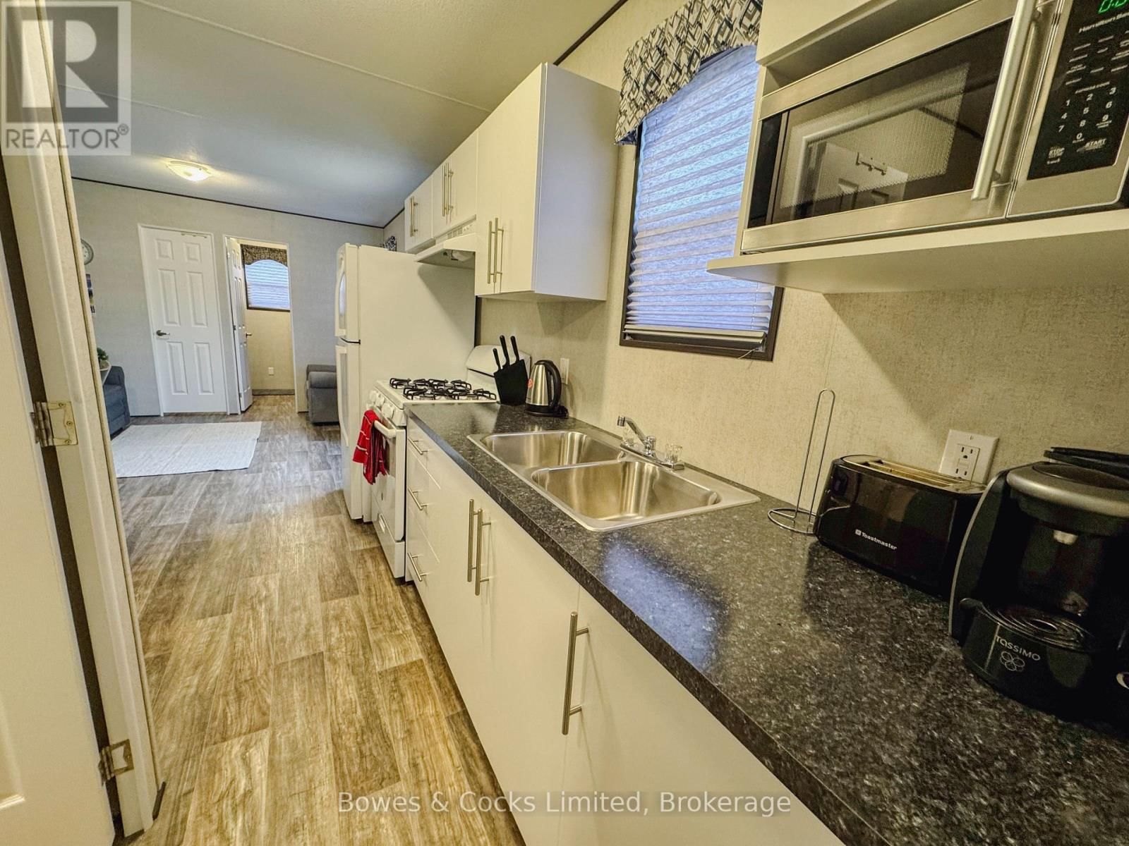 10 Lambton - 1235 VILLIERS LINE Image 7